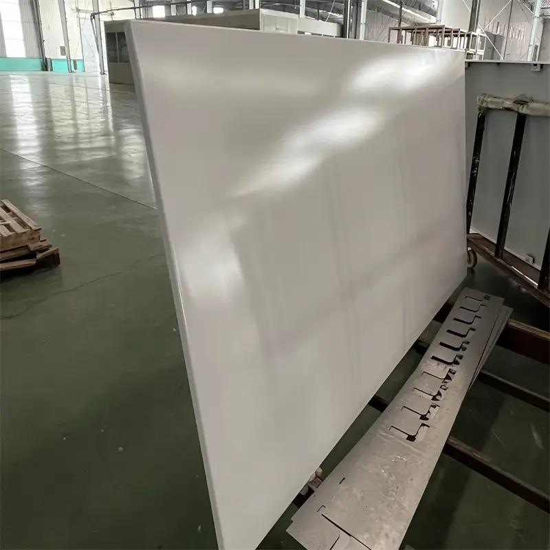 你在地鐵、高鐵站見(jiàn)過(guò)的那些光潔墻面，多半用了搪瓷鋼板！